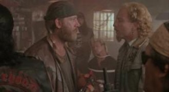 Кадр з фільму Незворушний