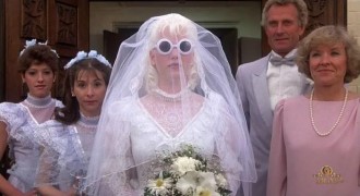 Кадр з фільму Дурнів немає