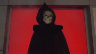 Кадр з фільму Людина-скелет