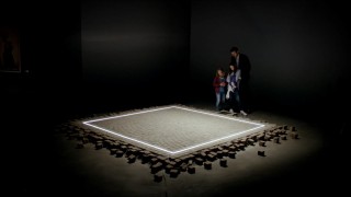 Кадр з фільму Квадрат