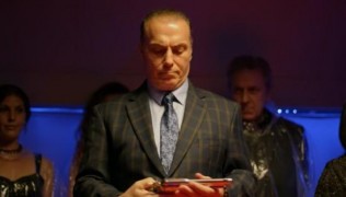 Кадр з фільму Грошовий літак