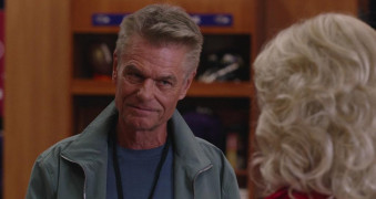 Кадр з фільму Нам за 80 - ми за Бреді