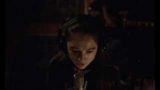 Кадр з фільму Вокс Люкс