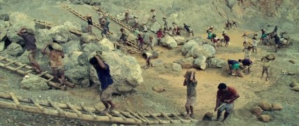 Кадр з фільму Золото