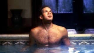 Кадр з фільму Кокон