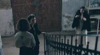 Кадр з фільму Дитинство лідера