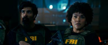 Кадр з фільму Бджоляр