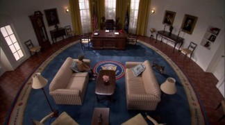 Кадр з фільму Перший пес держави