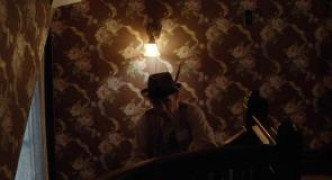 Кадр з фільму Разом з кістками