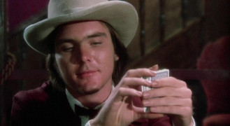 Кадр з фільму Стрілець від Бога