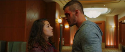 Кадр з фільму Над тінями