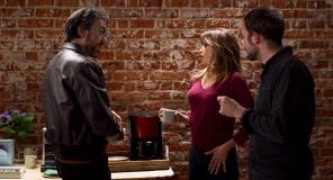 Кадр з фільму Паралельні матері