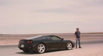 Кадр з фільму Десь