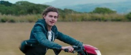 Кадр з фільму Залізна сутичка