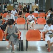 Кадр з фільму Так, мадам!