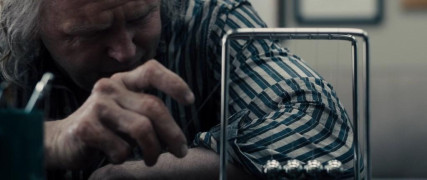 Кадр з фільму Оборонець