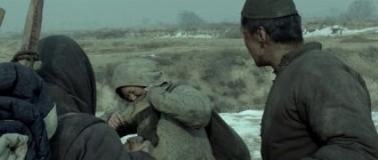 Кадр з фільму Згадуючи 1942