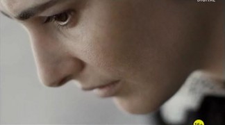 Кадр з фільму Червоний колір Бразилії