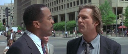 Кадр з фільму Дорога на Арлінгтон