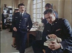 Кадр з фільму Викрасти дитину