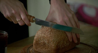 Кадр з фільму Справжні цінності