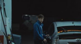 Кадр з фільму Голосніше, ніж бомби