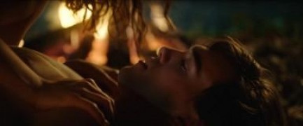 Кадр з фільму Здичавіла