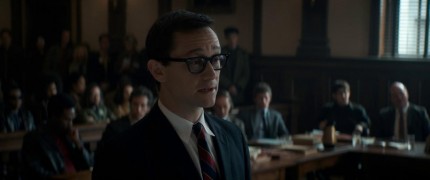 Кадр з фільму Суд над Чиказькою сімкою