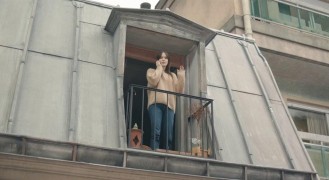 Кадр з фільму Він і вона