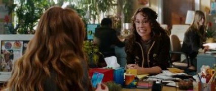 Кадр з фільму Зізнання шопоголіка