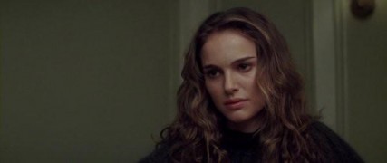 Кадр з фільму Кохання та інші обставини