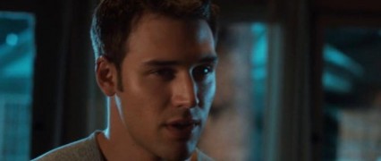 Кадр з фільму Фатальна пристрасть