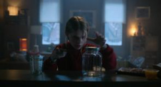 Кадр з фільму Жало