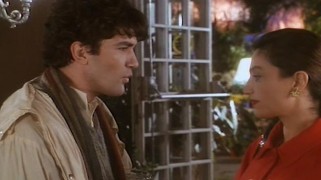 Кадр з фільму Жінка під дощем