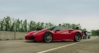 Кадр з фільму Очима собаки