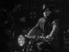 Кадр з фільму Чистильники взуття