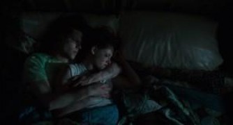 Кадр з фільму Ультраамериканці