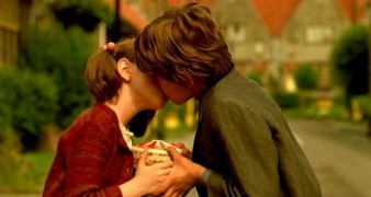 Кадр з фільму Дитячі ігри (Закохайся в мене, якщо наважишся)