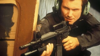 Кадр з фільму Зламана стріла