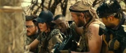 Кадр з фільму Хижачка