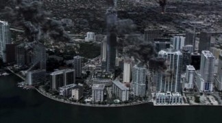 Кадр з фільму Супер циклон