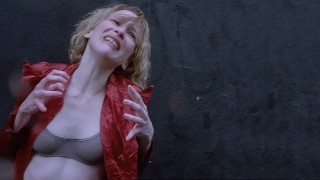 Кадр з фільму Бездоганна