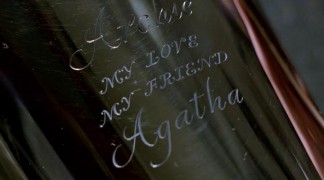 Кадр з фільму Агата