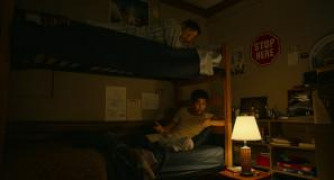 Кадр з фільму Ніжний бар