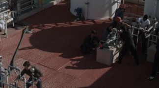 Кадр з фільму Супер циклон