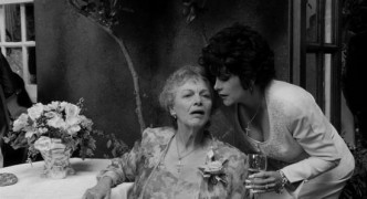 Кадр з фільму Знаменитість