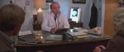 Кадр з фільму Звір всередині