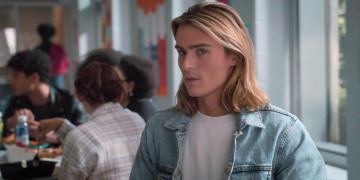 Кадр з фільму Висока Дівчина 2