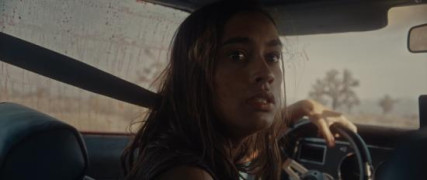 Кадр з фільму Кривава зірка