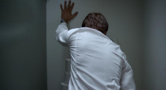 Кадр з фільму Пізня квітка